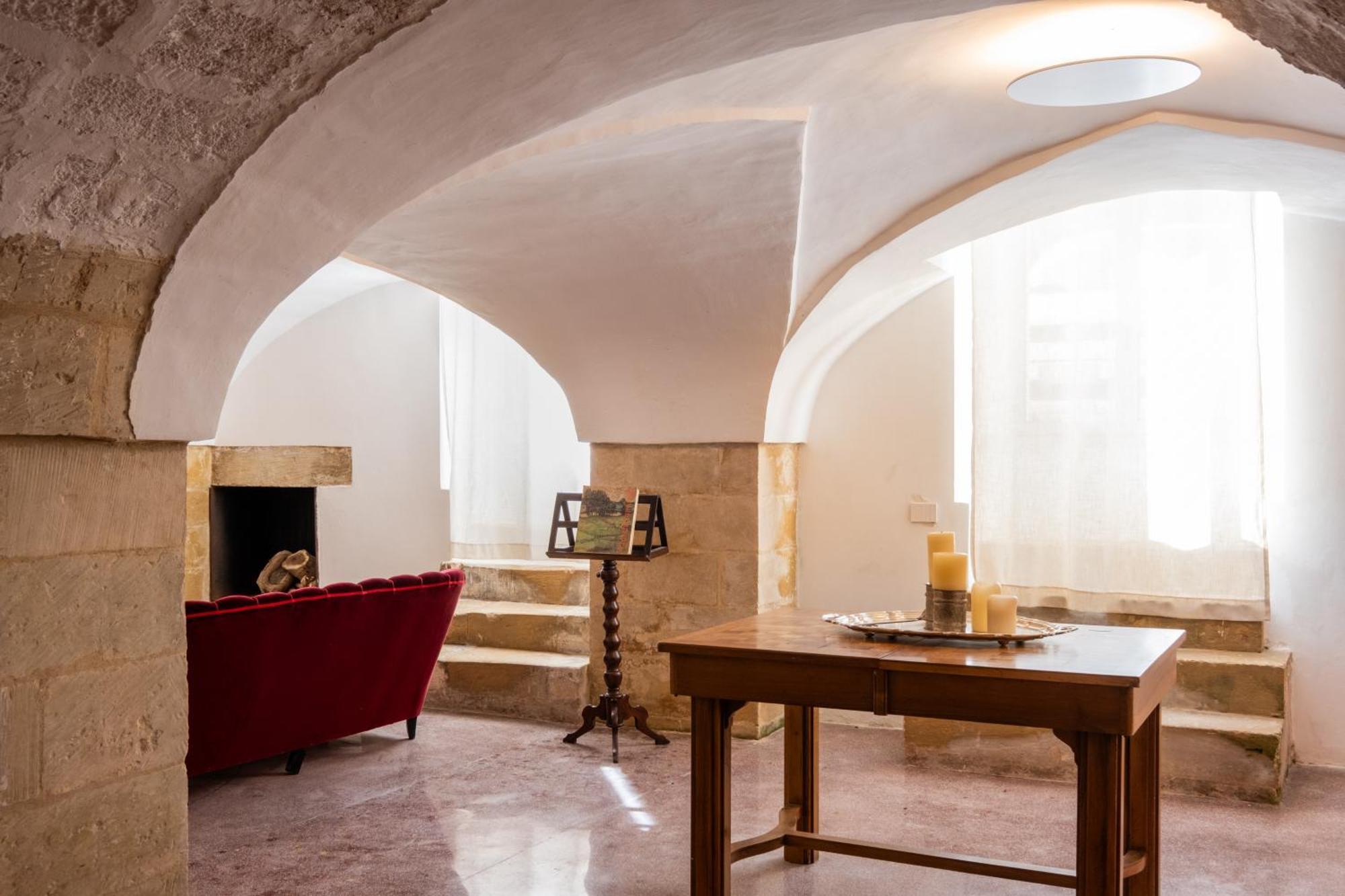 مينيرفينو دي ليتشي Dimora Del Vescovo Art Boutique Hotel المظهر الخارجي الصورة